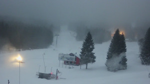 Skiareál Klínovec - Sjezdovka Pařezovka, lanovka CineStar Express - 1.1.2026 v 16:45