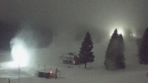 Skiareál Klínovec - Sjezdovka Pařezovka, lanovka CineStar Express - 1.1.2026 v 17:45