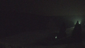 Skiareál Klínovec - Sjezdovka Pařezovka, lanovka CineStar Express - 21.3.2026 v 03:45