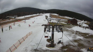 Horské atrakce Ramzová - Dolní část sjezdovky Skiareálu Ramzová - 5.2.2024 v 12:00 Horské atrakce Ramzová - Dolní část sjezdovky Skiareálu Ramzová - 5.2.2024 v 12:00