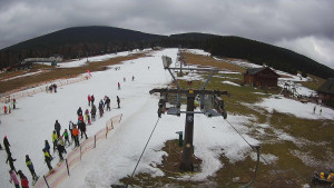 Horské atrakce Ramzová - Dolní část sjezdovky Skiareálu Ramzová - 6.2.2024 v 13:00 Horské atrakce Ramzová - Dolní část sjezdovky Skiareálu Ramzová - 6.2.2024 v 13:00