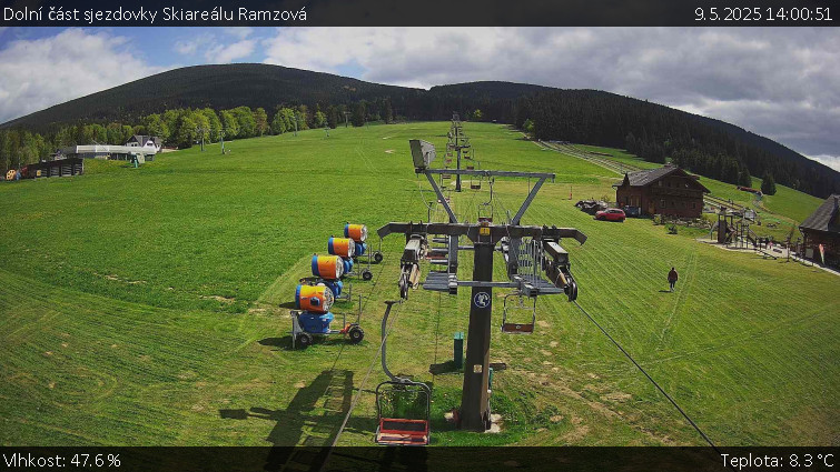 Skiarena R3 Ramzová - Dolní část sjezdovky Skiareálu Ramzová - 9.5.2025 v 14:00 Skiarena R3 Ramzová - Dolní část sjezdovky Skiareálu Ramzová - 9.5.2025 v 14:00