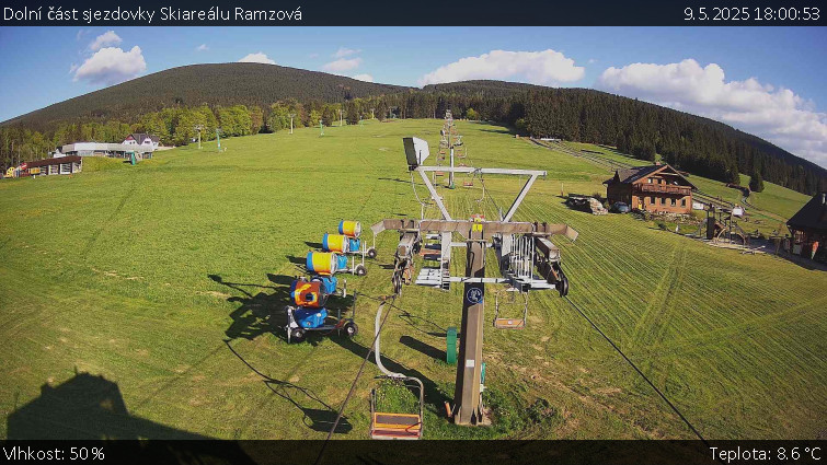 Skiarena R3 Ramzová - Dolní část sjezdovky Skiareálu Ramzová - 9.5.2025 v 18:00 Skiarena R3 Ramzová - Dolní část sjezdovky Skiareálu Ramzová - 9.5.2025 v 18:00