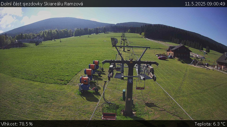 Skiarena R3 Ramzová - Dolní část sjezdovky Skiareálu Ramzová - 11.5.2025 v 09:00 Skiarena R3 Ramzová - Dolní část sjezdovky Skiareálu Ramzová - 11.5.2025 v 09:00