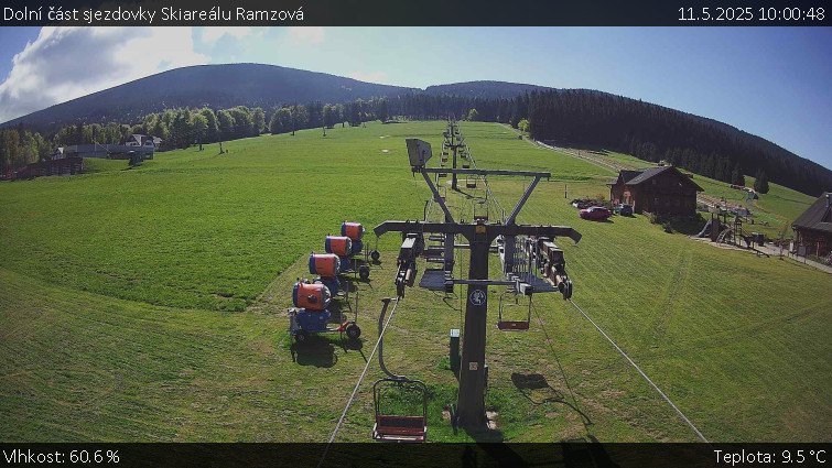 Skiarena R3 Ramzová - Dolní část sjezdovky Skiareálu Ramzová - 11.5.2025 v 10:00 Skiarena R3 Ramzová - Dolní část sjezdovky Skiareálu Ramzová - 11.5.2025 v 10:00
