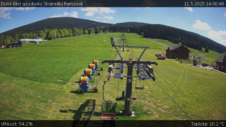 Skiarena R3 Ramzová - Dolní část sjezdovky Skiareálu Ramzová - 11.5.2025 v 14:00 Skiarena R3 Ramzová - Dolní část sjezdovky Skiareálu Ramzová - 11.5.2025 v 14:00