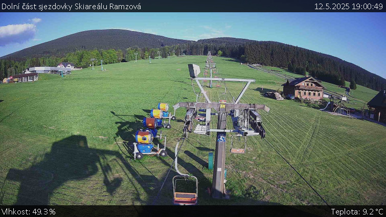 Skiarena R3 Ramzová - Dolní část sjezdovky Skiareálu Ramzová - 12.5.2025 v 19:00 Skiarena R3 Ramzová - Dolní část sjezdovky Skiareálu Ramzová - 12.5.2025 v 19:00