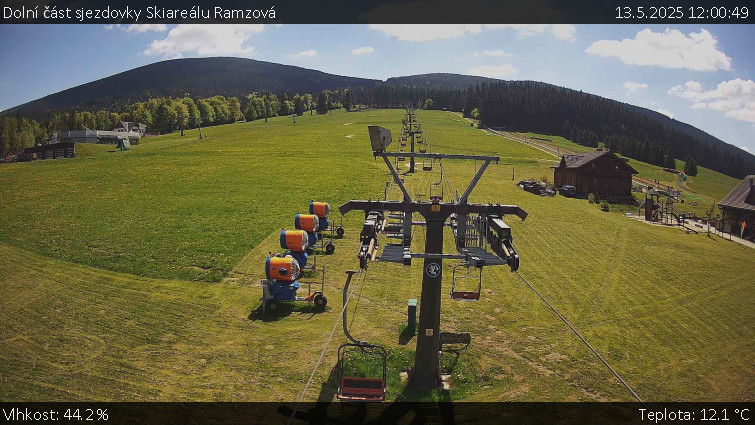 Skiarena R3 Ramzová - Dolní část sjezdovky Skiareálu Ramzová - 13.5.2025 v 12:00 Skiarena R3 Ramzová - Dolní část sjezdovky Skiareálu Ramzová - 13.5.2025 v 12:00