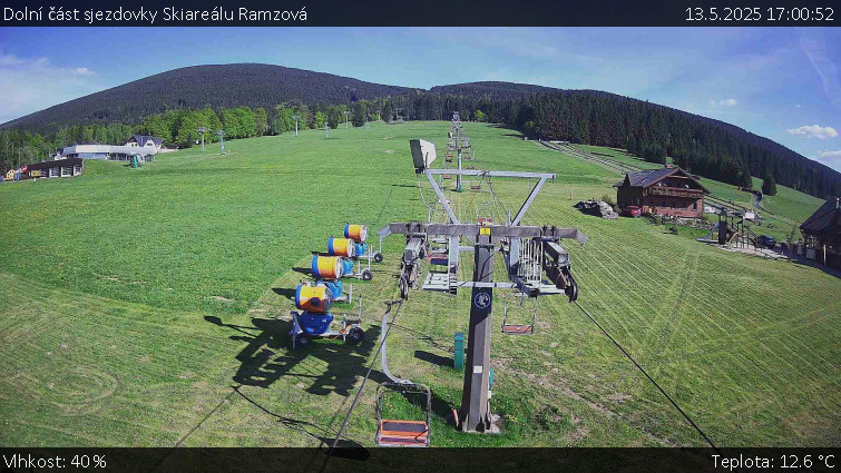 Skiarena R3 Ramzová - Dolní část sjezdovky Skiareálu Ramzová - 13.5.2025 v 17:00 Skiarena R3 Ramzová - Dolní část sjezdovky Skiareálu Ramzová - 13.5.2025 v 17:00