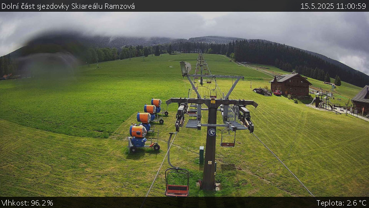 Skiarena R3 Ramzová - Dolní část sjezdovky Skiareálu Ramzová - 15.5.2025 v 11:00 Skiarena R3 Ramzová - Dolní část sjezdovky Skiareálu Ramzová - 15.5.2025 v 11:00