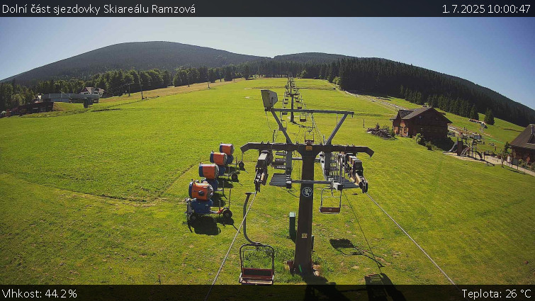 Skiarena R3 Ramzová - Dolní část sjezdovky Skiareálu Ramzová - 1.7.2025 v 10:00 Skiarena R3 Ramzová - Dolní část sjezdovky Skiareálu Ramzová - 1.7.2025 v 10:00