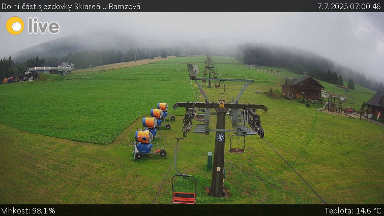Skiarena R3 Ramzová - Dolní část sjezdovky Skiareálu Ramzová - 7.7.2025 v 07:00 Skiarena R3 Ramzová - Dolní část sjezdovky Skiareálu Ramzová - 7.7.2025 v 07:00