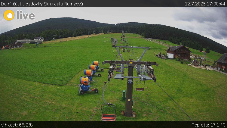 Skiarena R3 Ramzová - Dolní část sjezdovky Skiareálu Ramzová - 12.7.2025 v 17:00 Skiarena R3 Ramzová - Dolní část sjezdovky Skiareálu Ramzová - 12.7.2025 v 17:00