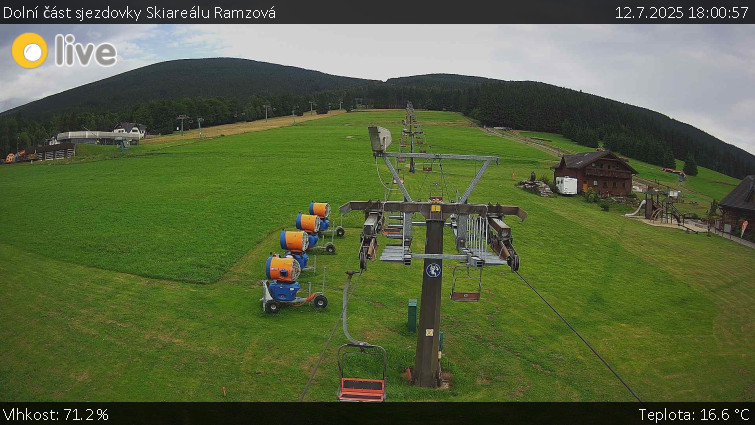 Skiarena R3 Ramzová - Dolní část sjezdovky Skiareálu Ramzová - 12.7.2025 v 18:00 Skiarena R3 Ramzová - Dolní část sjezdovky Skiareálu Ramzová - 12.7.2025 v 18:00