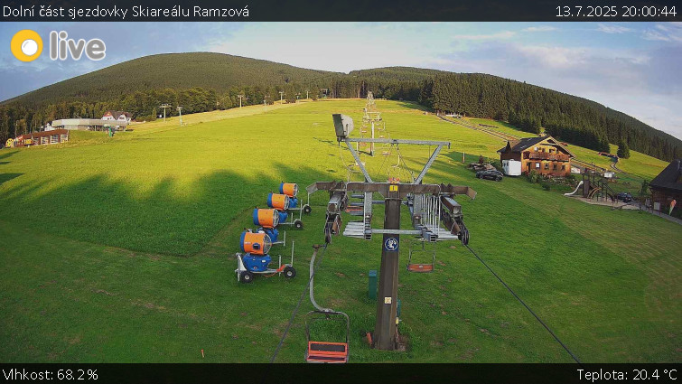 Skiarena R3 Ramzová - Dolní část sjezdovky Skiareálu Ramzová - 13.7.2025 v 20:00 Skiarena R3 Ramzová - Dolní část sjezdovky Skiareálu Ramzová - 13.7.2025 v 20:00