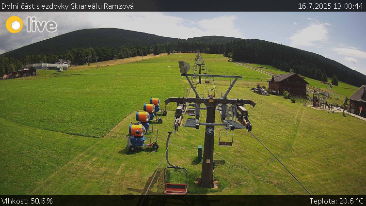 Skiarena R3 Ramzová - Dolní část sjezdovky Skiareálu Ramzová - 16.7.2025 v 13:00 Skiarena R3 Ramzová - Dolní část sjezdovky Skiareálu Ramzová - 16.7.2025 v 13:00