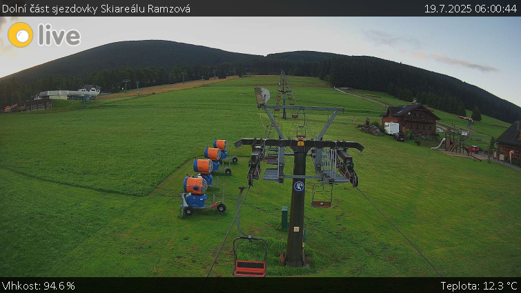 Skiarena R3 Ramzová - Dolní část sjezdovky Skiareálu Ramzová - 19.7.2025 v 06:00 Skiarena R3 Ramzová - Dolní část sjezdovky Skiareálu Ramzová - 19.7.2025 v 06:00