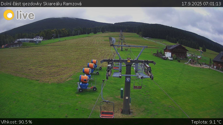 Horské atrakce Ramzová - Dolní část sjezdovky Skiareálu Ramzová - 17.9.2025 v 07:01 Horské atrakce Ramzová - Dolní část sjezdovky Skiareálu Ramzová - 17.9.2025 v 07:01