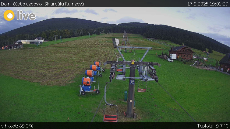 Horské atrakce Ramzová - Dolní část sjezdovky Skiareálu Ramzová - 17.9.2025 v 19:01