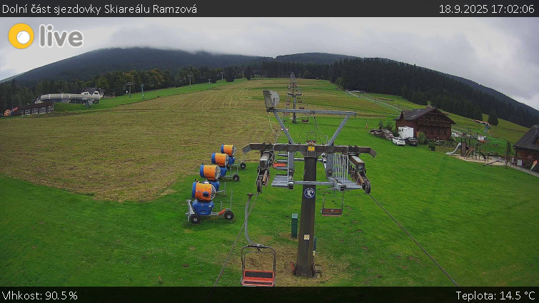 Horské atrakce Ramzová - Dolní část sjezdovky Skiareálu Ramzová - 18.9.2025 v 17:02