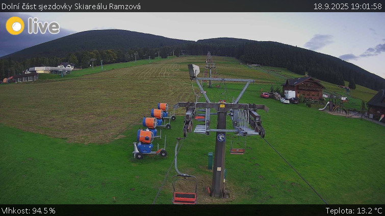 Horské atrakce Ramzová - Dolní část sjezdovky Skiareálu Ramzová - 18.9.2025 v 19:01 Horské atrakce Ramzová - Dolní část sjezdovky Skiareálu Ramzová - 18.9.2025 v 19:01