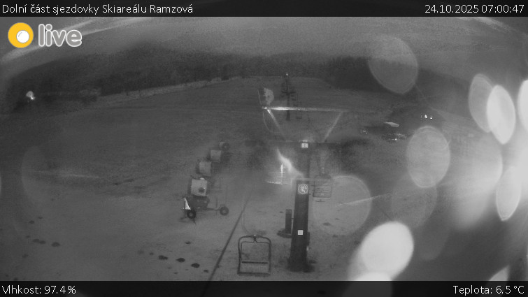 Horské atrakce Ramzová - Dolní část sjezdovky Skiareálu Ramzová - 24.10.2025 v 07:00 Horské atrakce Ramzová - Dolní část sjezdovky Skiareálu Ramzová - 24.10.2025 v 07:00