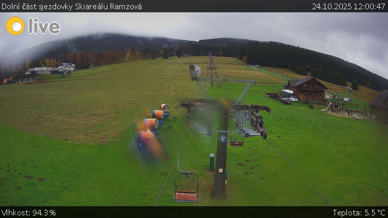Horské atrakce Ramzová - Dolní část sjezdovky Skiareálu Ramzová - 24.10.2025 v 12:00 Horské atrakce Ramzová - Dolní část sjezdovky Skiareálu Ramzová - 24.10.2025 v 12:00