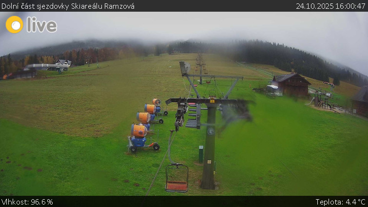 Horské atrakce Ramzová - Dolní část sjezdovky Skiareálu Ramzová - 24.10.2025 v 16:00 Horské atrakce Ramzová - Dolní část sjezdovky Skiareálu Ramzová - 24.10.2025 v 16:00