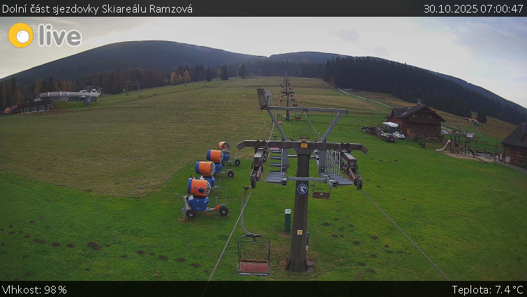 Horské atrakce Ramzová - Dolní část sjezdovky Skiareálu Ramzová - 30.10.2025 v 07:00 Horské atrakce Ramzová - Dolní část sjezdovky Skiareálu Ramzová - 30.10.2025 v 07:00