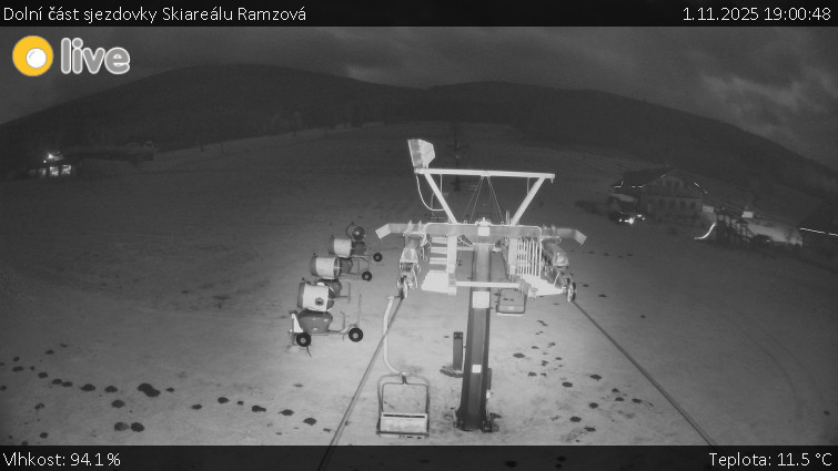 Horské atrakce Ramzová - Dolní část sjezdovky Skiareálu Ramzová - 1.11.2025 v 19:00