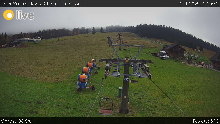 Horské atrakce Ramzová - Dolní část sjezdovky Skiareálu Ramzová - 4.11.2025 v 11:00