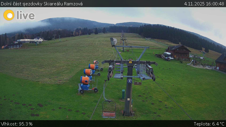 Horské atrakce Ramzová - Dolní část sjezdovky Skiareálu Ramzová - 4.11.2025 v 16:00