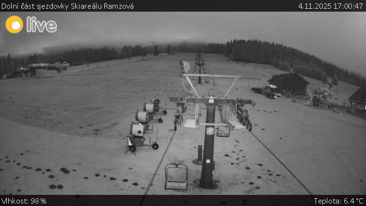 Horské atrakce Ramzová - Dolní část sjezdovky Skiareálu Ramzová - 4.11.2025 v 17:00