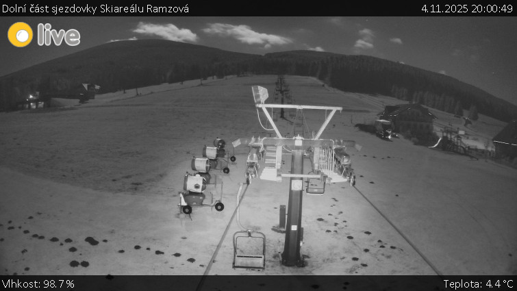 Horské atrakce Ramzová - Dolní část sjezdovky Skiareálu Ramzová - 4.11.2025 v 20:00