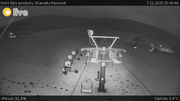 Horské atrakce Ramzová - Dolní část sjezdovky Skiareálu Ramzová - 7.11.2025 v 05:00