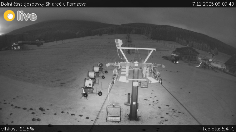 Horské atrakce Ramzová - Dolní část sjezdovky Skiareálu Ramzová - 7.11.2025 v 06:00
