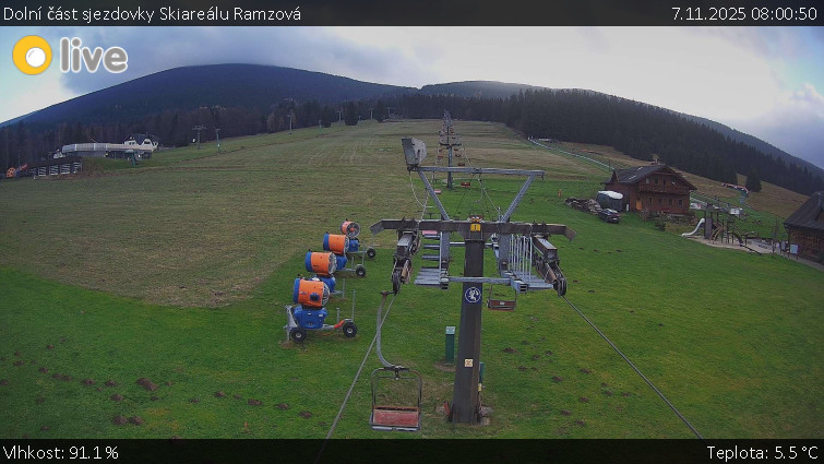 Horské atrakce Ramzová - Dolní část sjezdovky Skiareálu Ramzová - 7.11.2025 v 08:00
