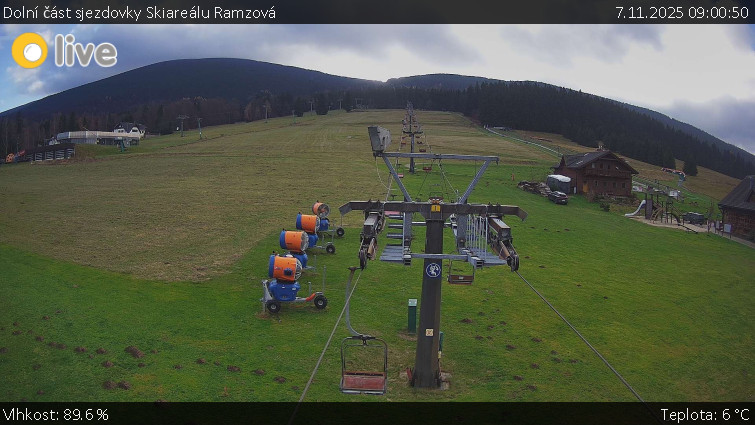 Horské atrakce Ramzová - Dolní část sjezdovky Skiareálu Ramzová - 7.11.2025 v 09:00