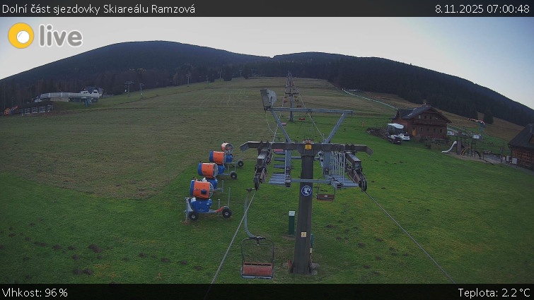 Horské atrakce Ramzová - Dolní část sjezdovky Skiareálu Ramzová - 8.11.2025 v 07:00
