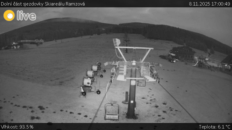 Horské atrakce Ramzová - Dolní část sjezdovky Skiareálu Ramzová - 8.11.2025 v 17:00
