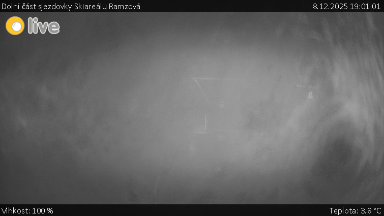 Horské atrakce Ramzová - Dolní část sjezdovky Skiareálu Ramzová - 8.12.2025 v 19:01