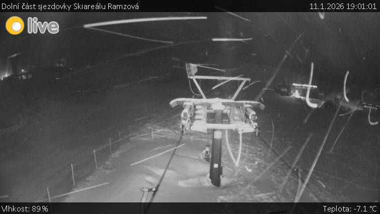 Horské atrakce Ramzová - Dolní část sjezdovky Skiareálu Ramzová - 11.1.2026 v 19:01