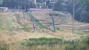 Skiareál Hlubočky - Horní část sjezdovky skiareálu Hlubočky - 7.7.2025 v 06:55