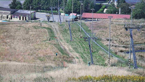 Skiareál Hlubočky - Horní část sjezdovky skiareálu Hlubočky - 15.8.2025 v 12:55