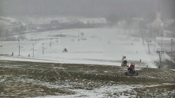 Horní část sjezdovky skiareálu Hlubočky