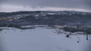 Skiareál Hlubočky - Horní část sjezdovky skiareálu Hlubočky - 1.1.2026 v 07:35