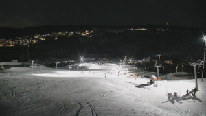 Skiareál Hlubočky - Horní část sjezdovky skiareálu Hlubočky - 1.1.2026 v 17:20