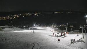 Skiareál Hlubočky - Horní část sjezdovky skiareálu Hlubočky - 1.1.2026 v 17:25