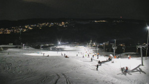 Skiareál Hlubočky - Horní část sjezdovky skiareálu Hlubočky - 1.1.2026 v 18:35