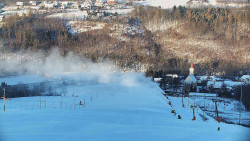 Horní část sjezdovky skiareálu Hlubočky